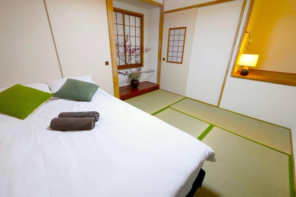 マスク配布ありa5 新宿10分 10人宿泊可能 出張在宅勤務に最適!!宿泊型テレワークスペース!!Wifi完備 回線安定してます!!長期宿泊受付中 Präfektur Tokio Exterior foto